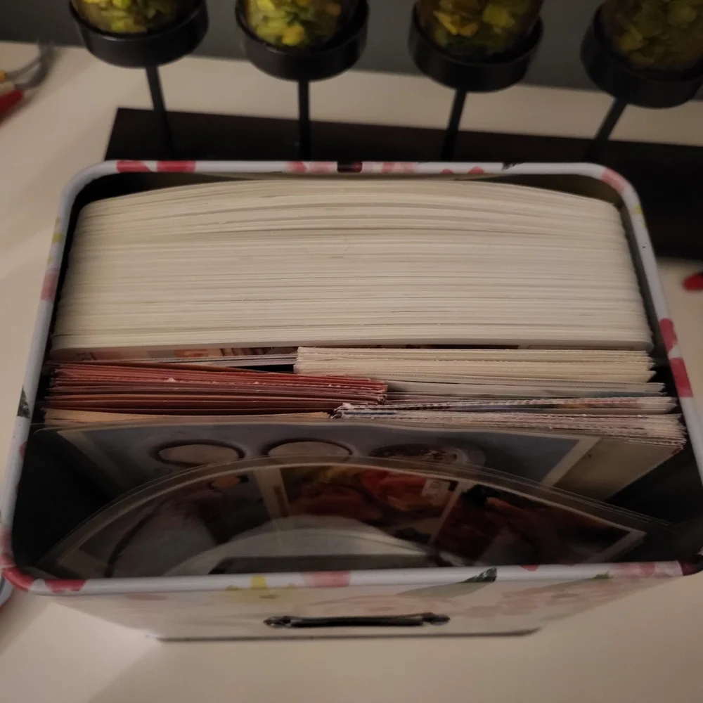 Floral Tin Recipe Box - - Picture 2 of 6